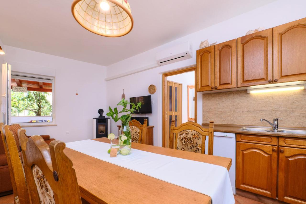 Apartments Antares Mali Lošinj Kültér fotó