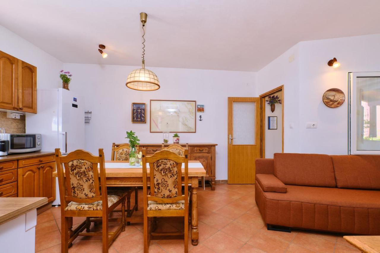 Apartments Antares Mali Lošinj Kültér fotó