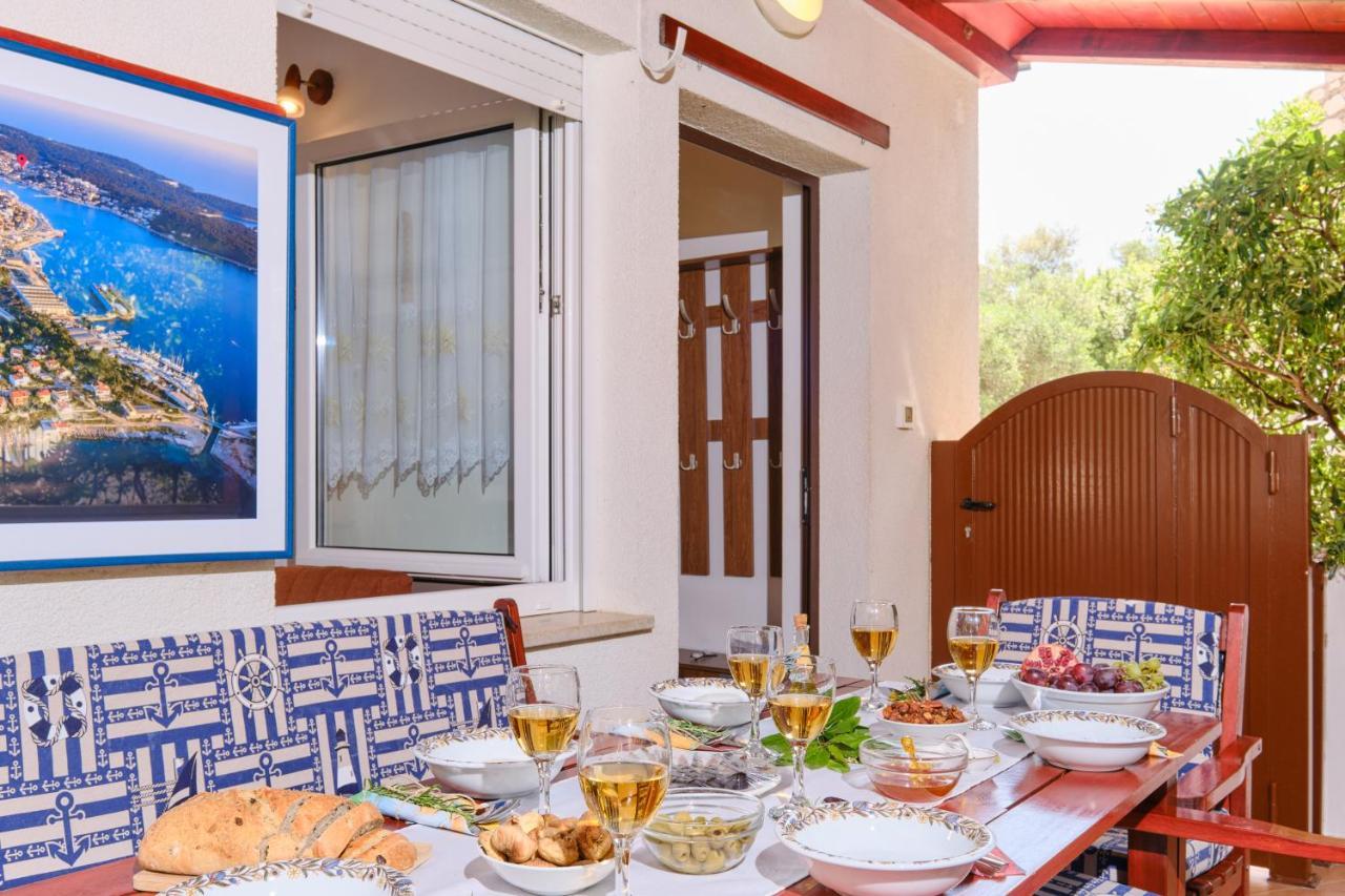 Apartments Antares Mali Lošinj Kültér fotó