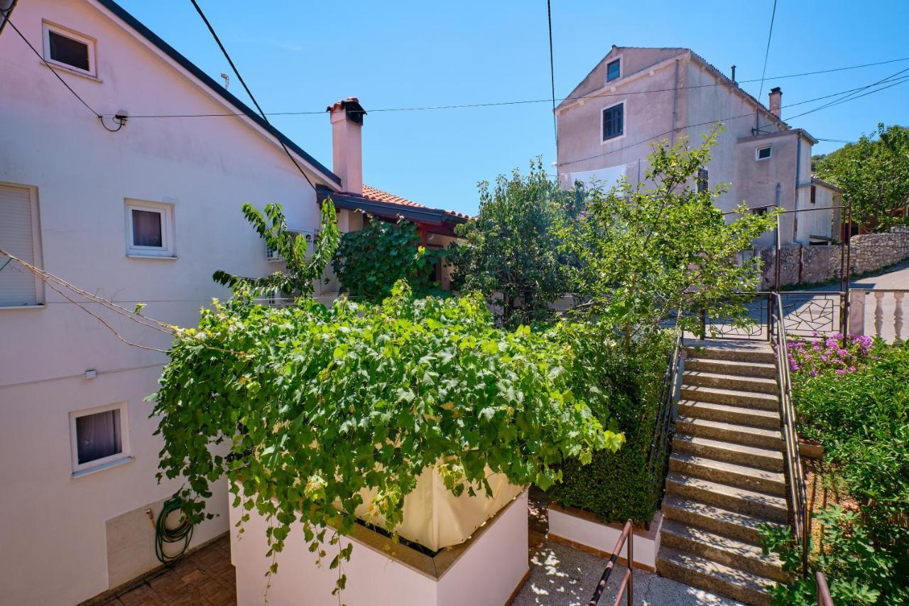 Apartments Antares Mali Lošinj Kültér fotó