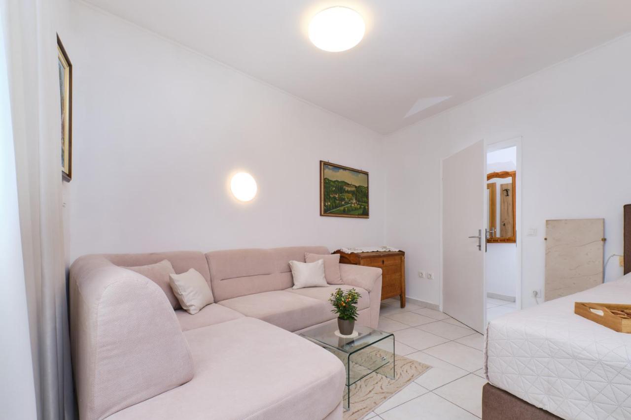 Apartments Antares Mali Lošinj Kültér fotó