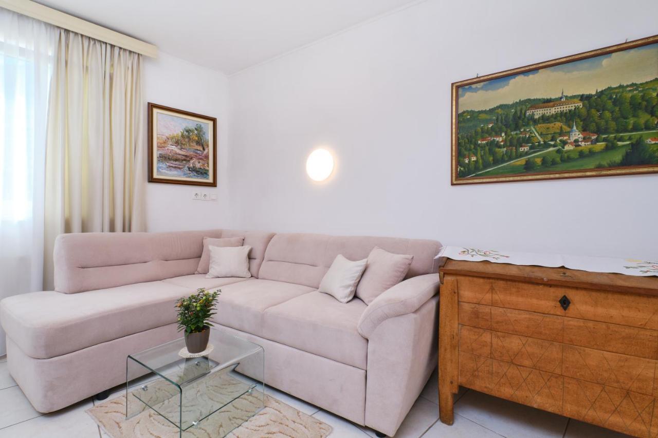 Apartments Antares Mali Lošinj Kültér fotó